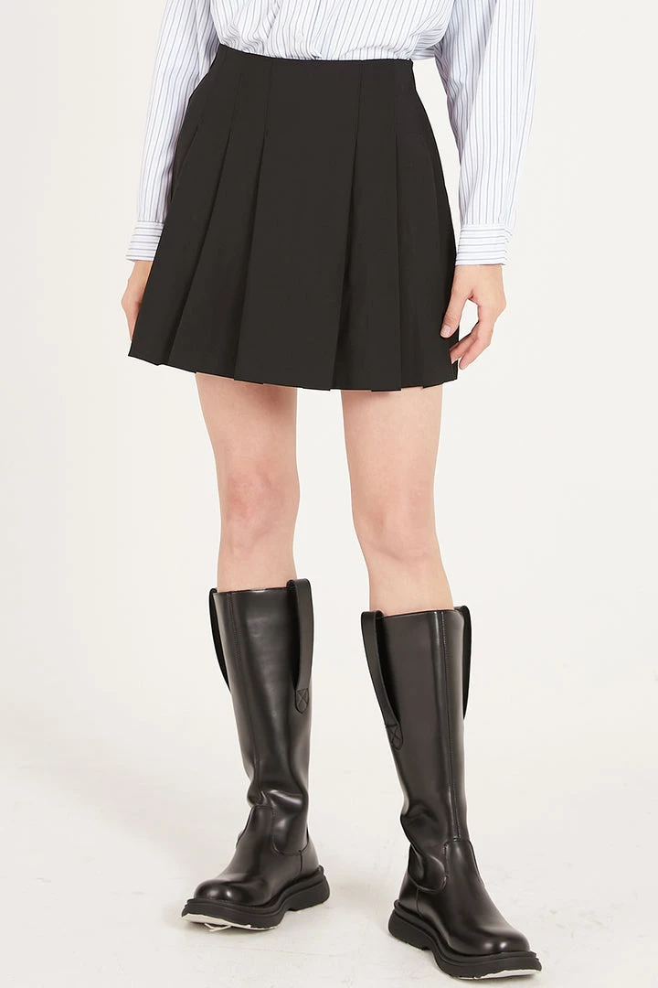 STORETS CLOTHING Ruby Plain Pleated Mini Skirt