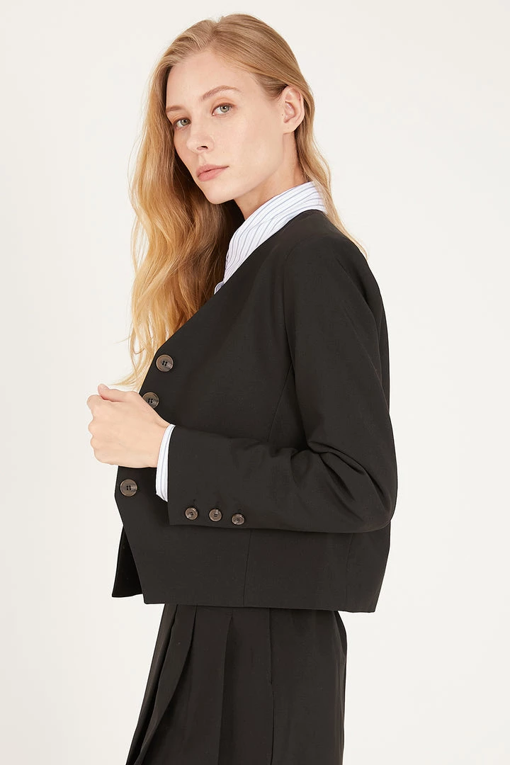 STORETS Ruby Collarless Crop Crepe Blazer