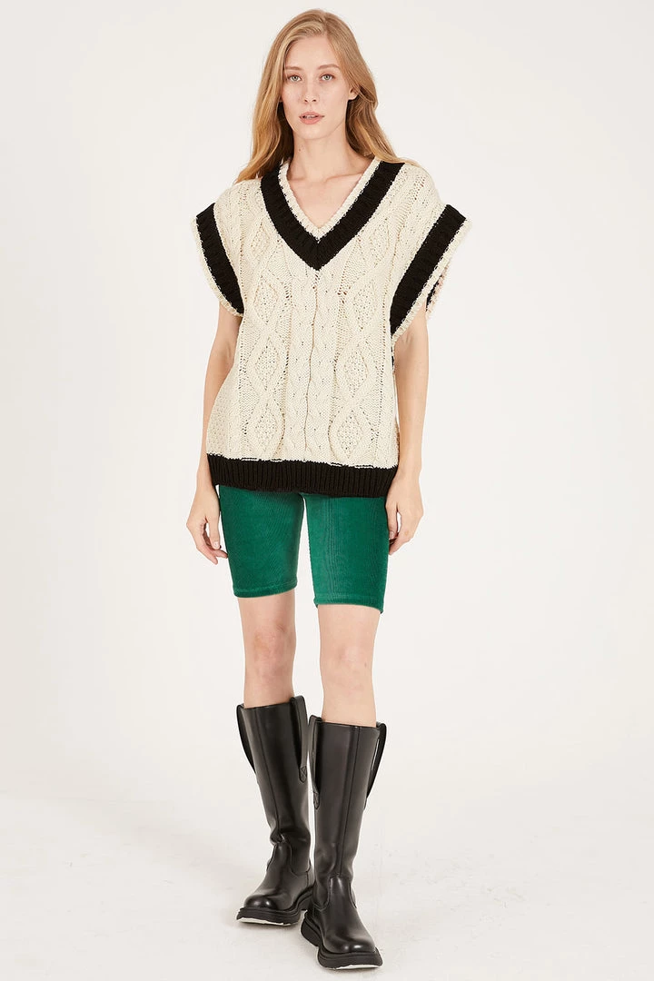 STORETS CLOTHING Selena Contrast Trim Cable Knit Vest