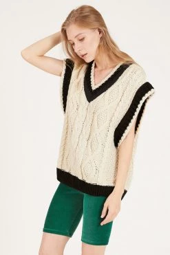 STORETS CLOTHING Selena Contrast Trim Cable Knit Vest