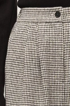 STORETS CLOTHING Nylah Houndstooth Pintuck Cuffed Pants