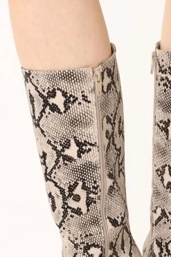 STORETS Kinsley Square Toe Boots ACCESSORIES