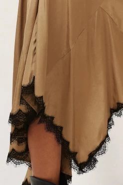 STORETS Olivia Asymmetric Hem Lace Trim Skirt