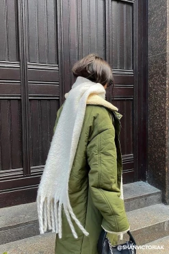 STORETS Influencer Miracle Fuzzy Scarf ACCESSORIES